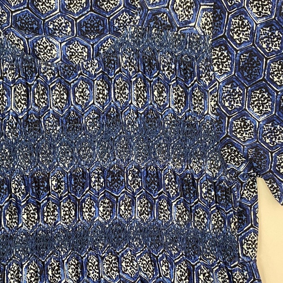 dC Jeans Shirred Long Top Blue Geometric Print Womens Size 2X - Picture 5 of 12